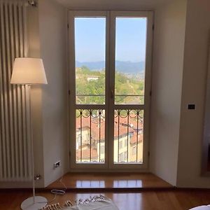 Camera grande con letto king size